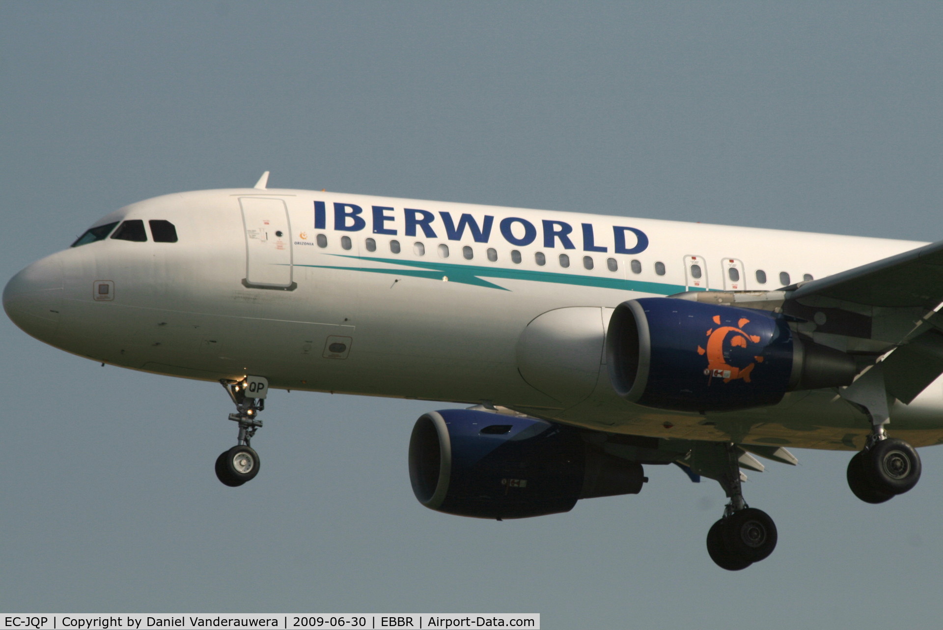 EC-JQP, 2006 Airbus A320-214 C/N 2745, arrival of flight IWD7321 to rwy 25L