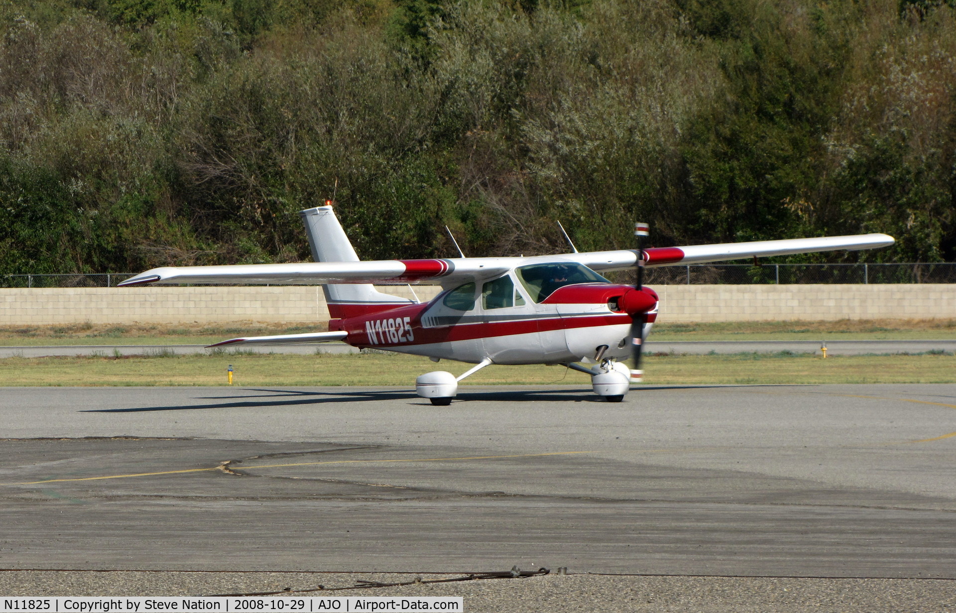 N11825, 1975 Cessna 177B Cardinal C/N 17702371, 1975 Cessna 177B Cardinal showing her big wing @ 