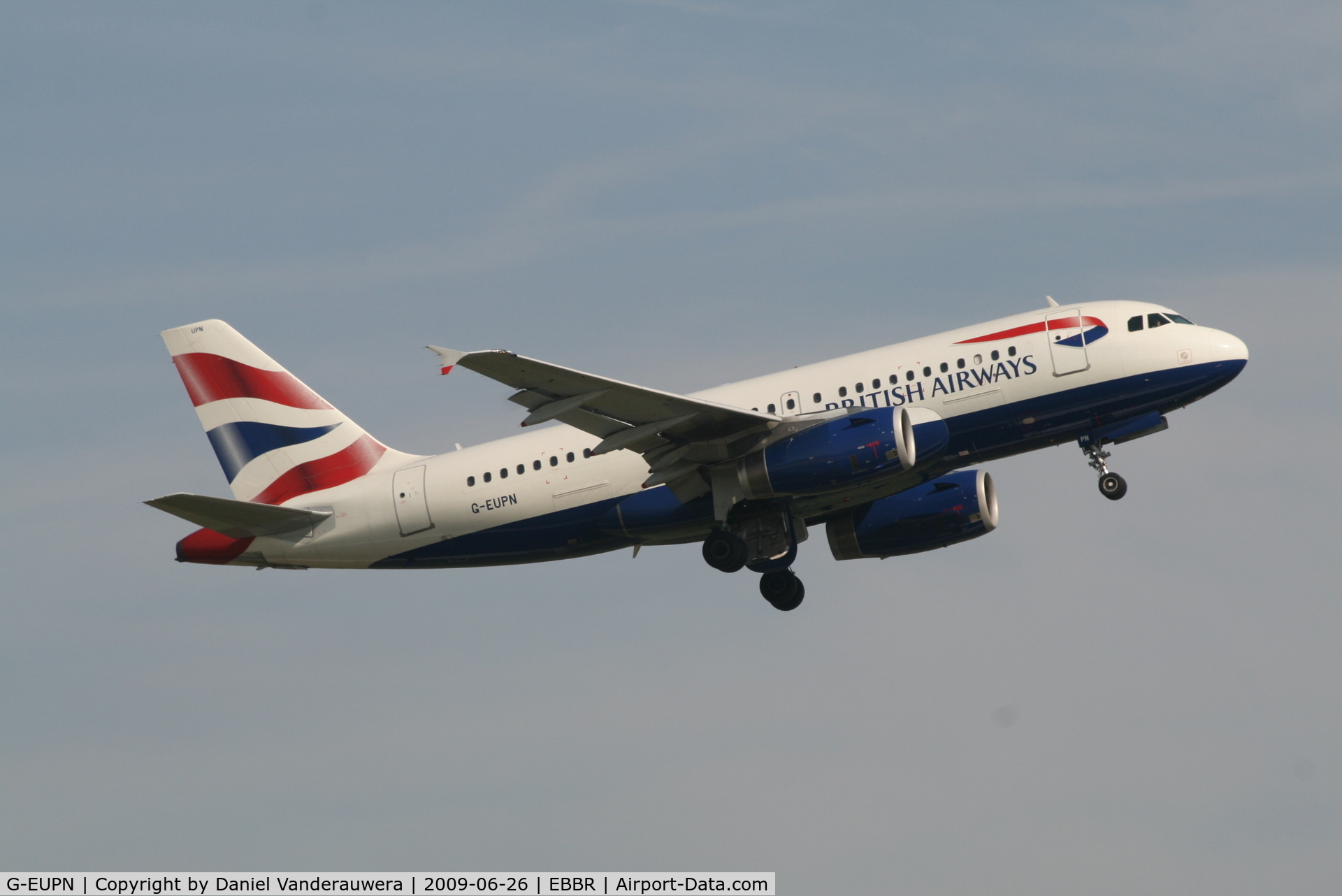G-EUPN, 2000 Airbus A319-131 C/N 1261, Flight BA391 is taking off from rwy 07R