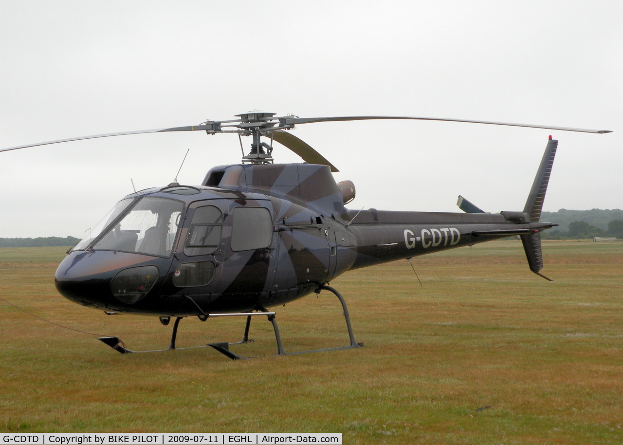 G-CDTD, 2005 Eurocopter AS-350B-2 Ecureuil Ecureuil C/N 9072, NICE COLOR SCHEME. ATC LASHAM OPEN DAY