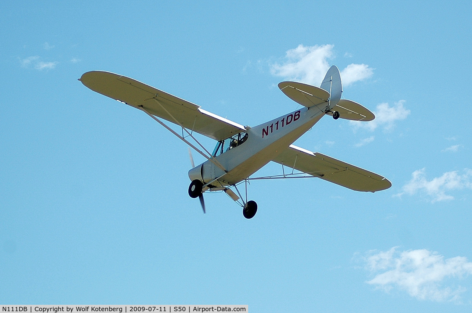 N111DB, 1953 Piper PA-18-135 Super Cub C/N 18-3682, on final