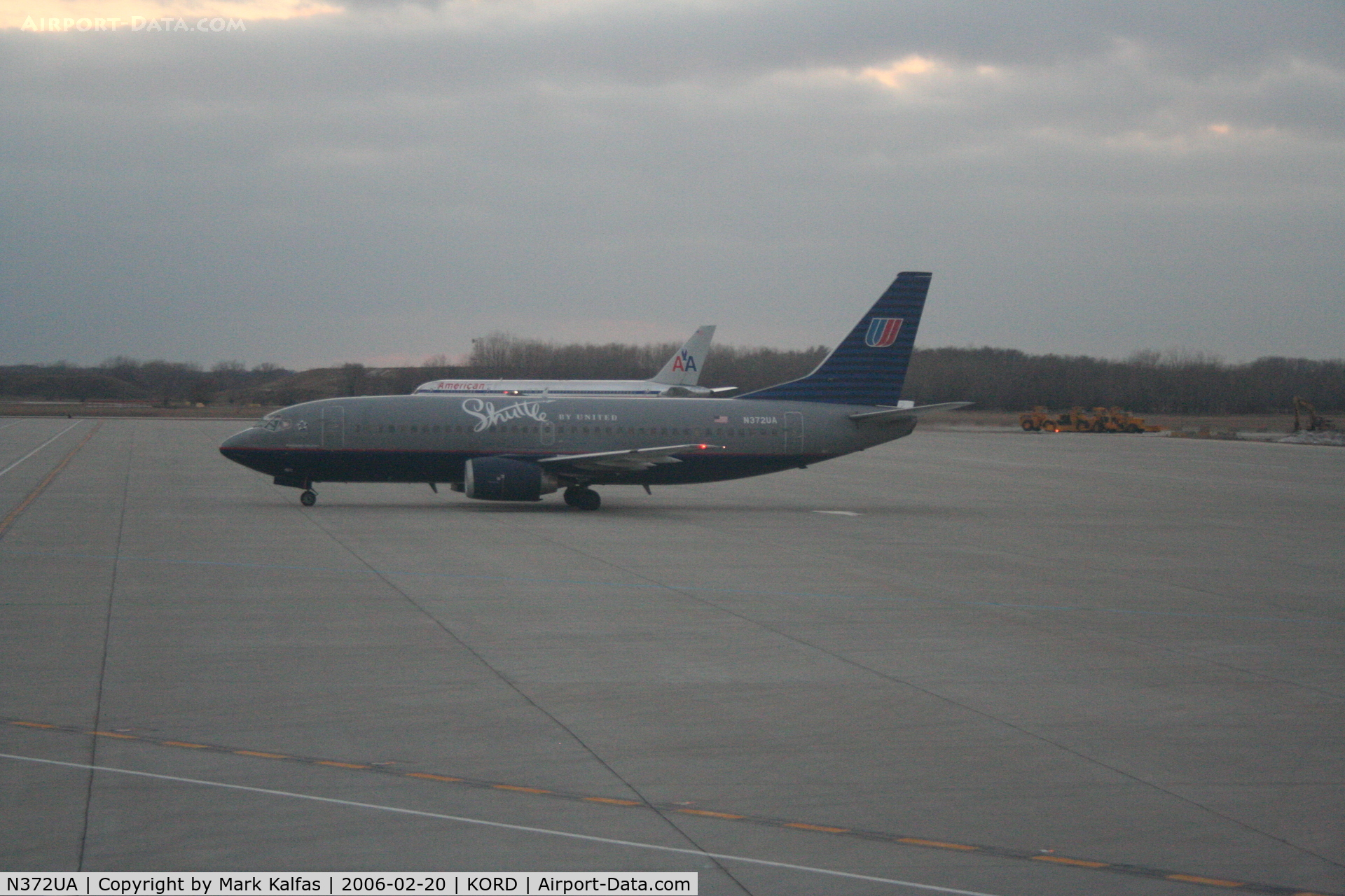 N372UA, 1989 Boeing 737-322 C/N 24637, United Airlines 737-322, N372UA in the penalty box KORD