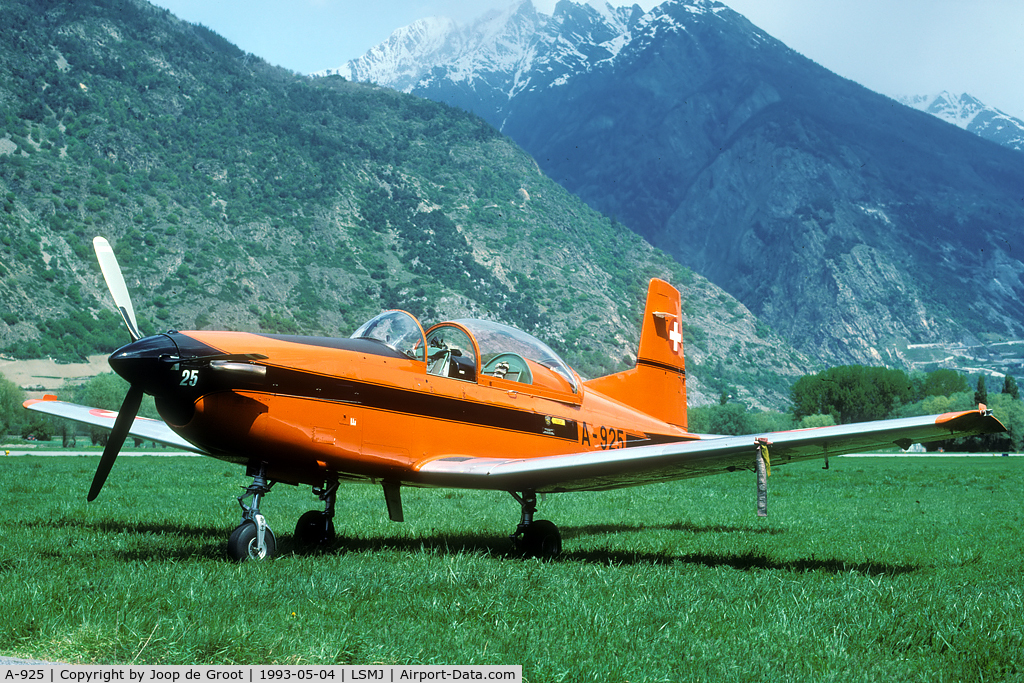 A-925, 1983 Pilatus PC-7 Turbo Trainer C/N 333, During the WK'93 this PC-7 was parked in de fields just off the main road through the Rhone valley.
