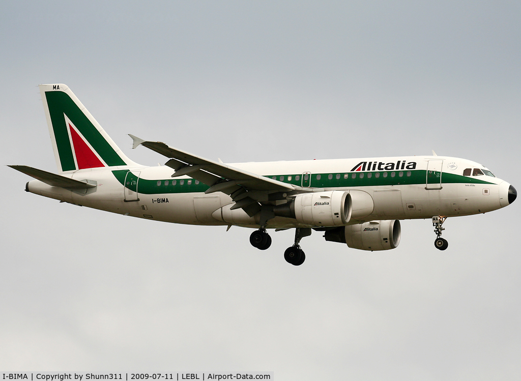 I-BIMA, 2002 Airbus A319-112 C/N 1722, Landing rwy 25R