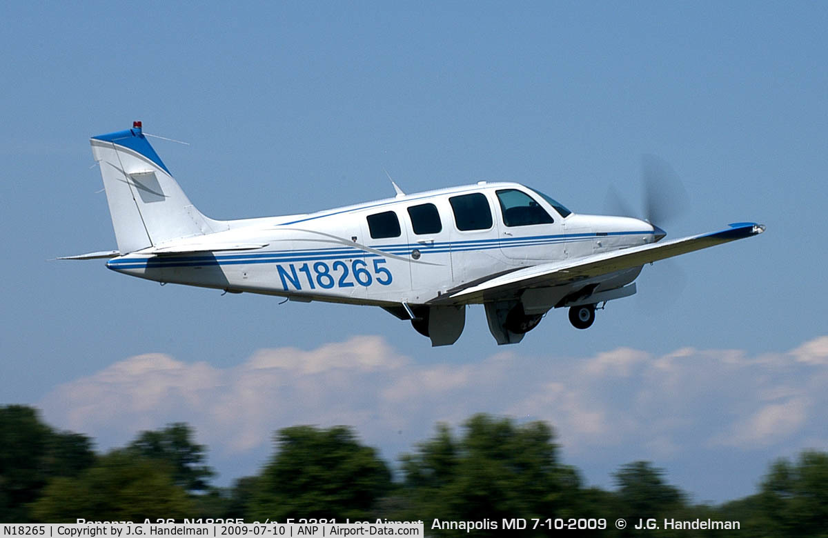 N18265, 1987 Beech A36 Bonanza 36 C/N E-2381, take off at Annapolis MD