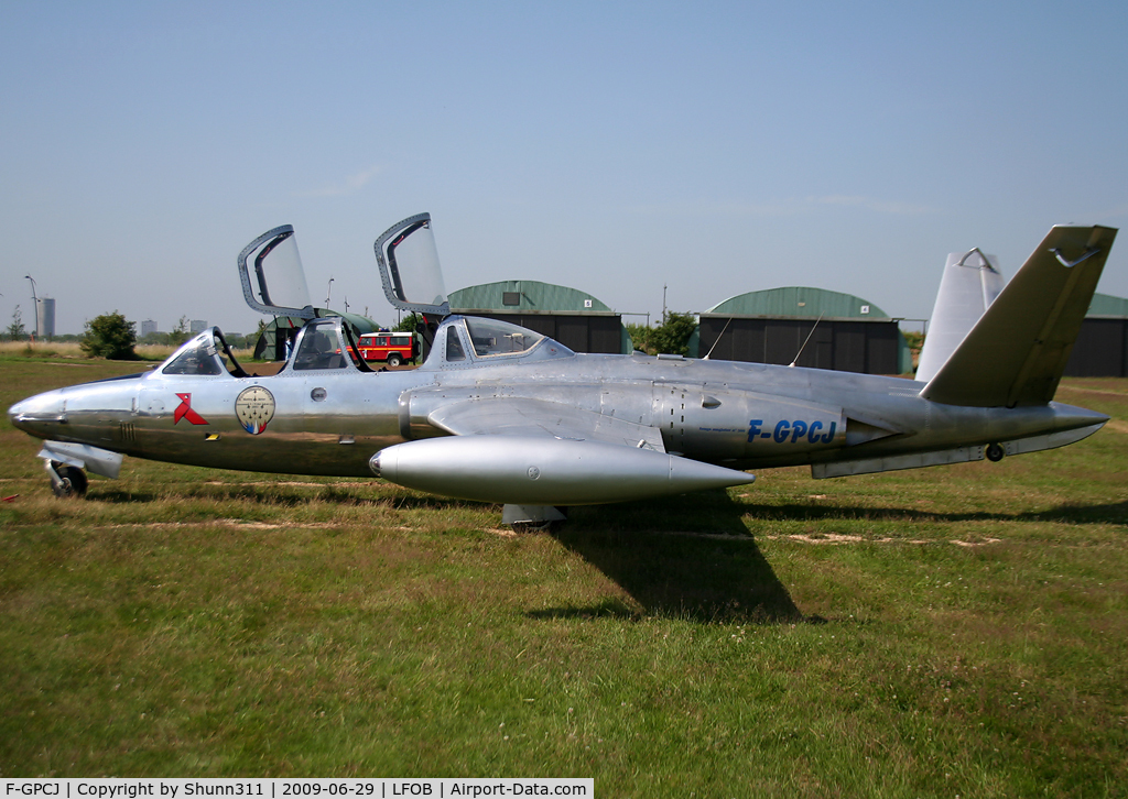F-GPCJ, 1962 Fouga CM-170R Magister C/N 369, Left side