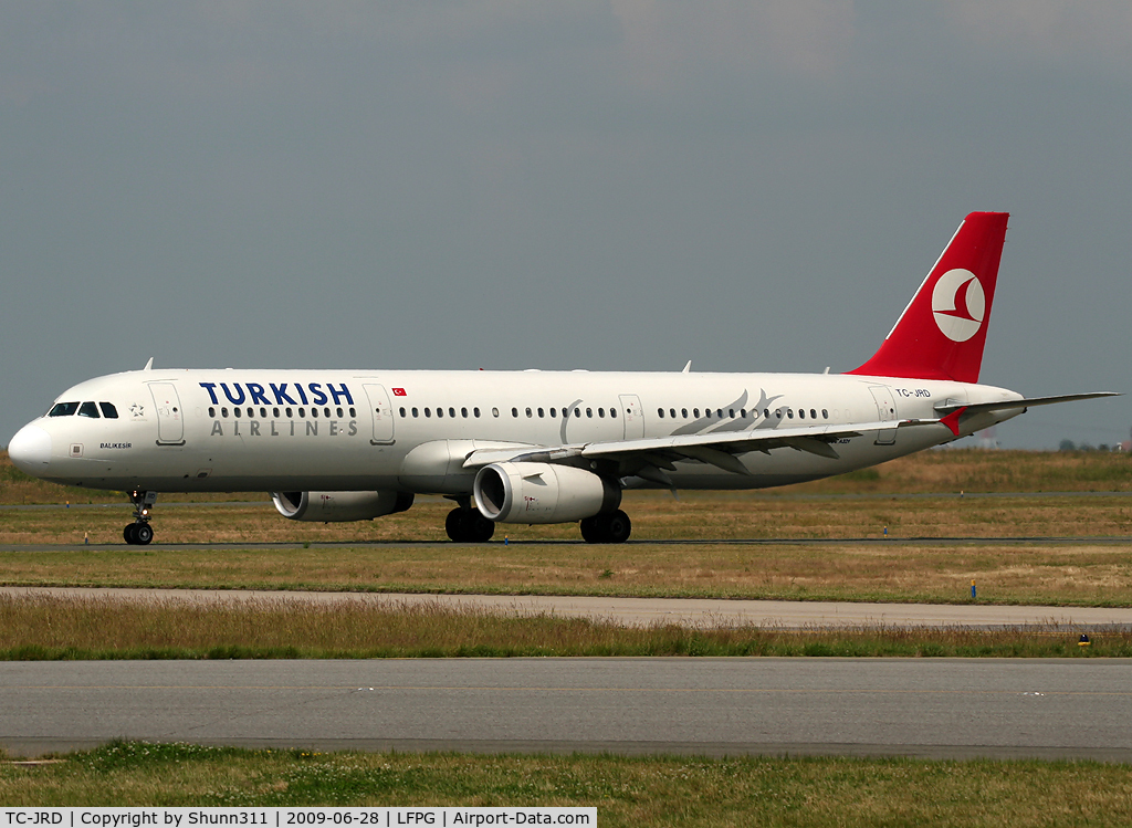 TC-JRD, 2007 Airbus A321-231 C/N 3015, Taxiing for departure...
