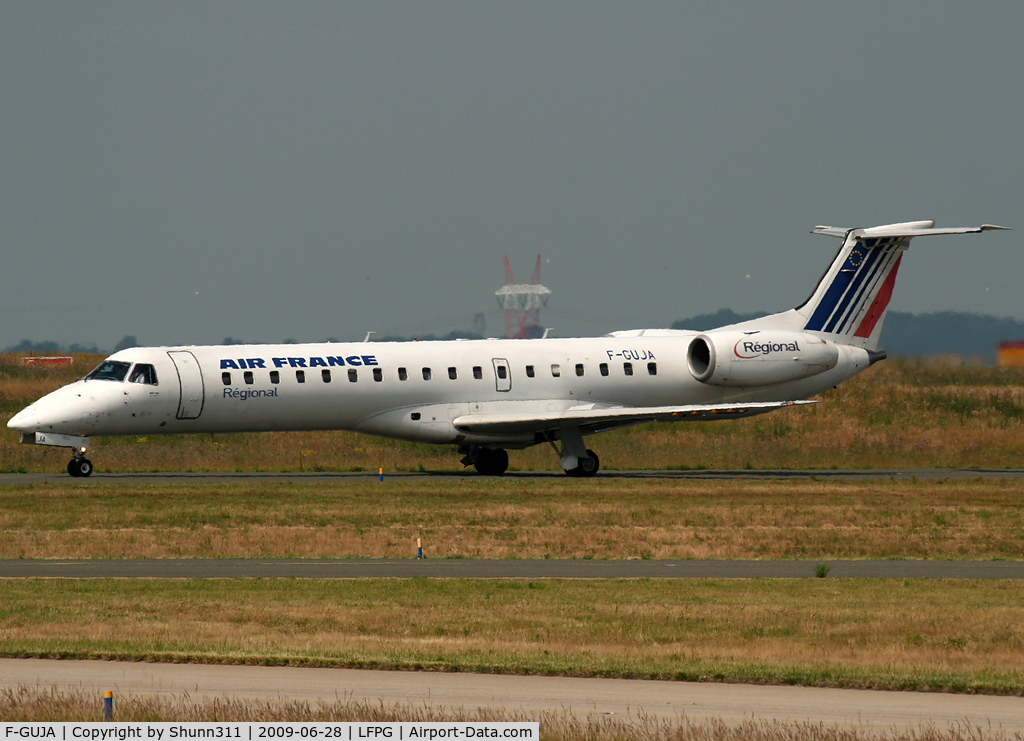 F-GUJA, 2001 Embraer EMB-145MP (ERJ-145MP) C/N 145407, Taxiing for departure...