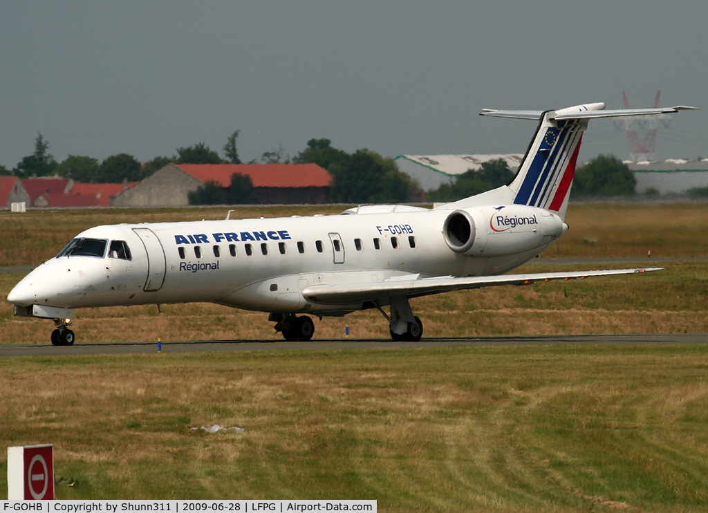 F-GOHB, 1999 Embraer ERJ-135ER (EMB-135ER) C/N 145198, Taxiing for departure...