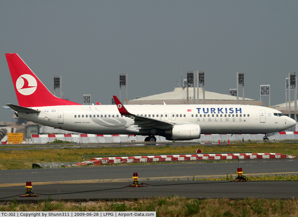 TC-JGI, 2006 Boeing 737-8F2 C/N 34407, Taxiing for departure...
