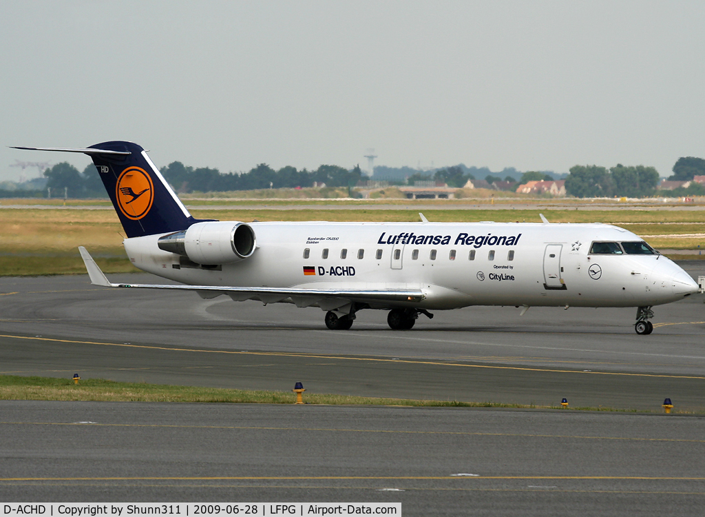 D-ACHD, 2000 Canadair CRJ-200LR (CL-600-2B19) C/N 7403, Arriving to his gate with no patch on right side...