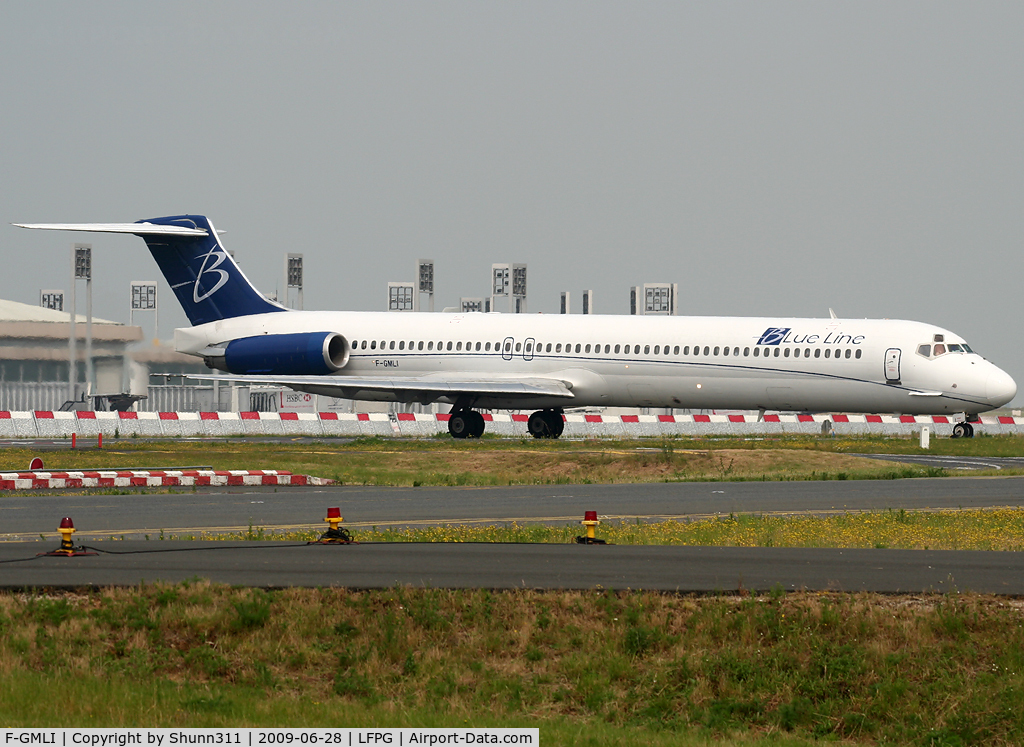 F-GMLI, 1991 McDonnell Douglas MD-83 (DC-9-83) C/N 53014, Taxiing to his gate...