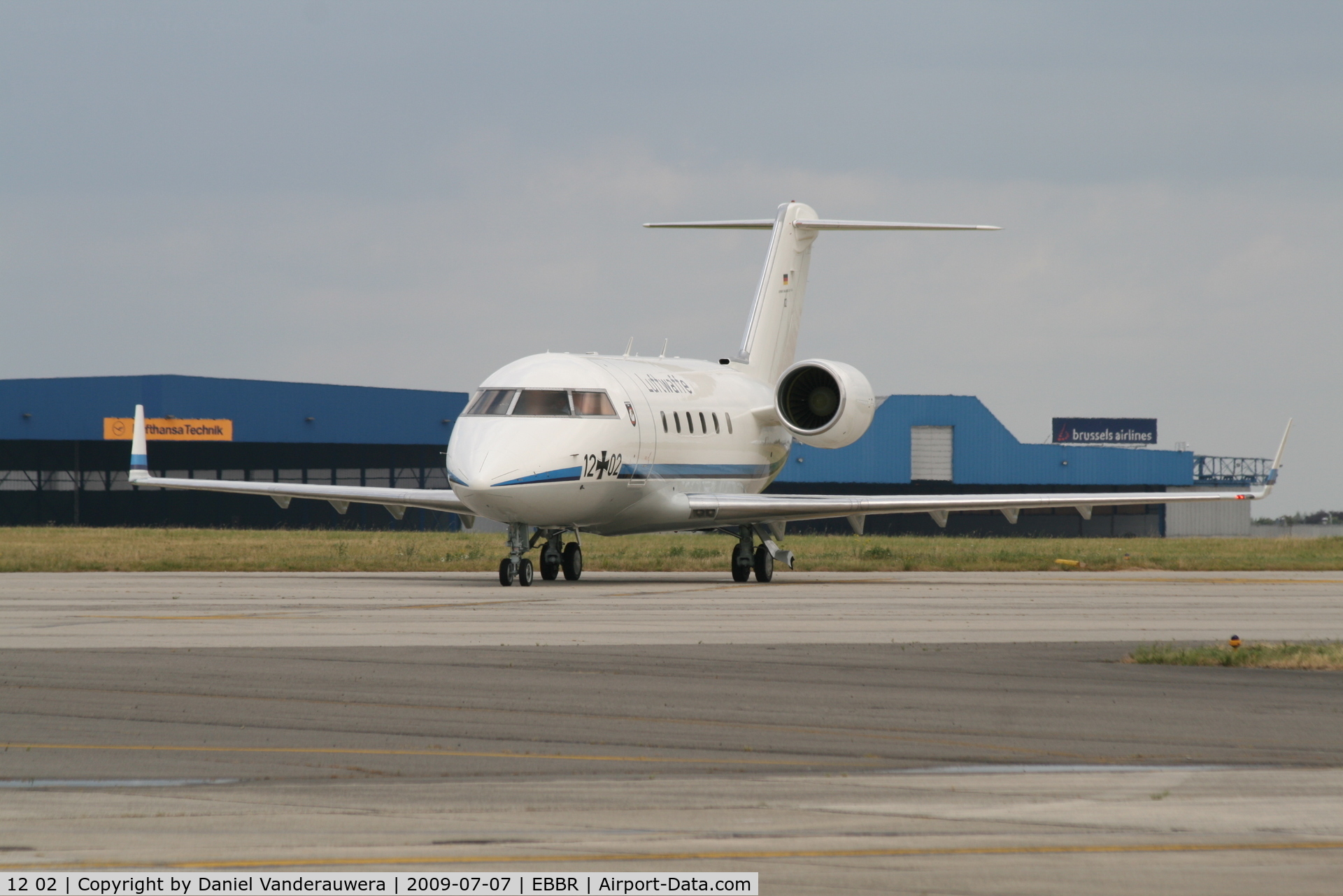 12 02, 1986 Canadair Challenger 601 (CL-600-2A12) C/N 3040, parked on General Aviation apron (Abelag)