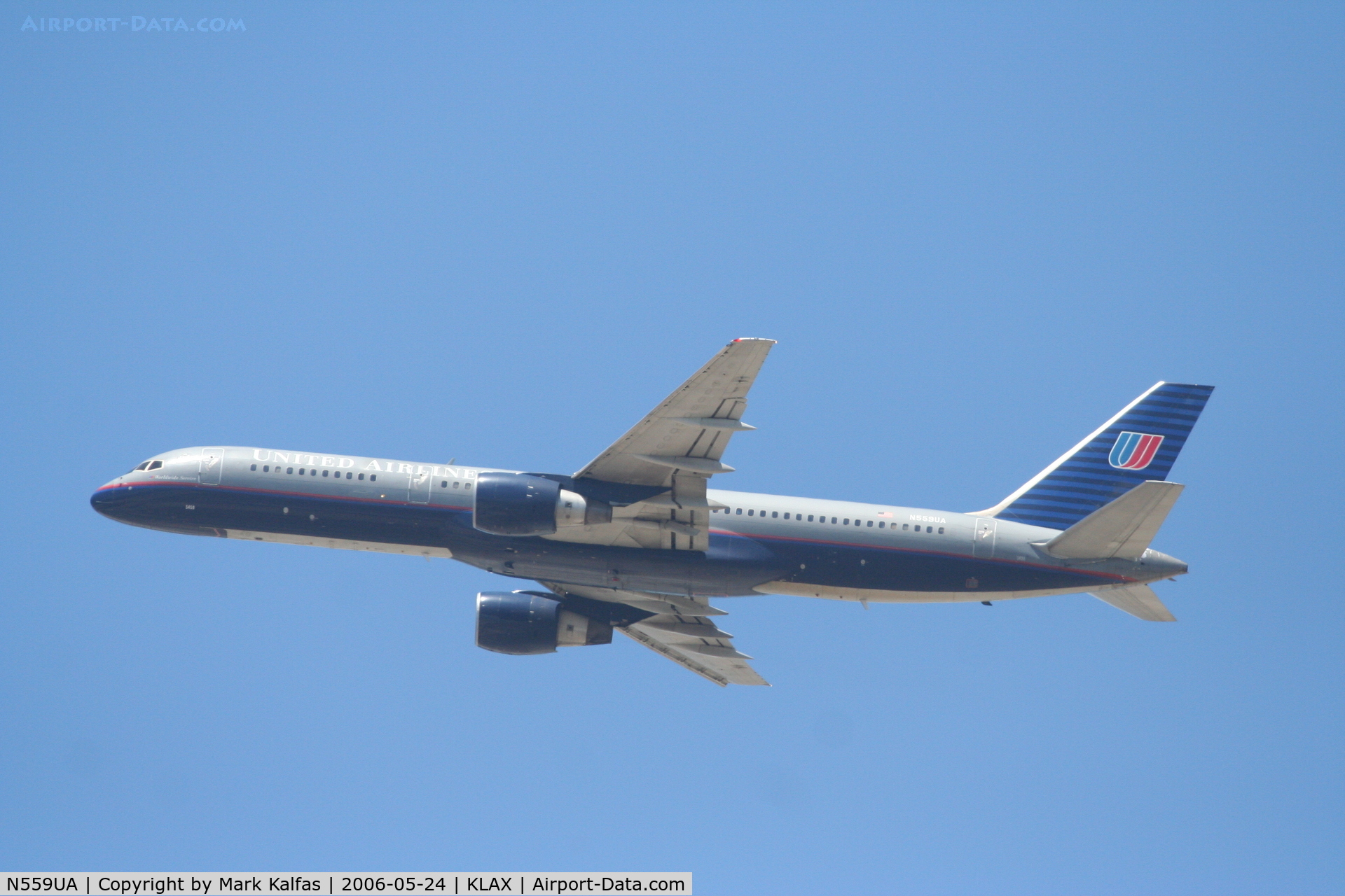 N559UA, 1992 Boeing 757-222 C/N 26657, United Airlines Boeing 757-222, N559UA depats KLAX RWY 25R