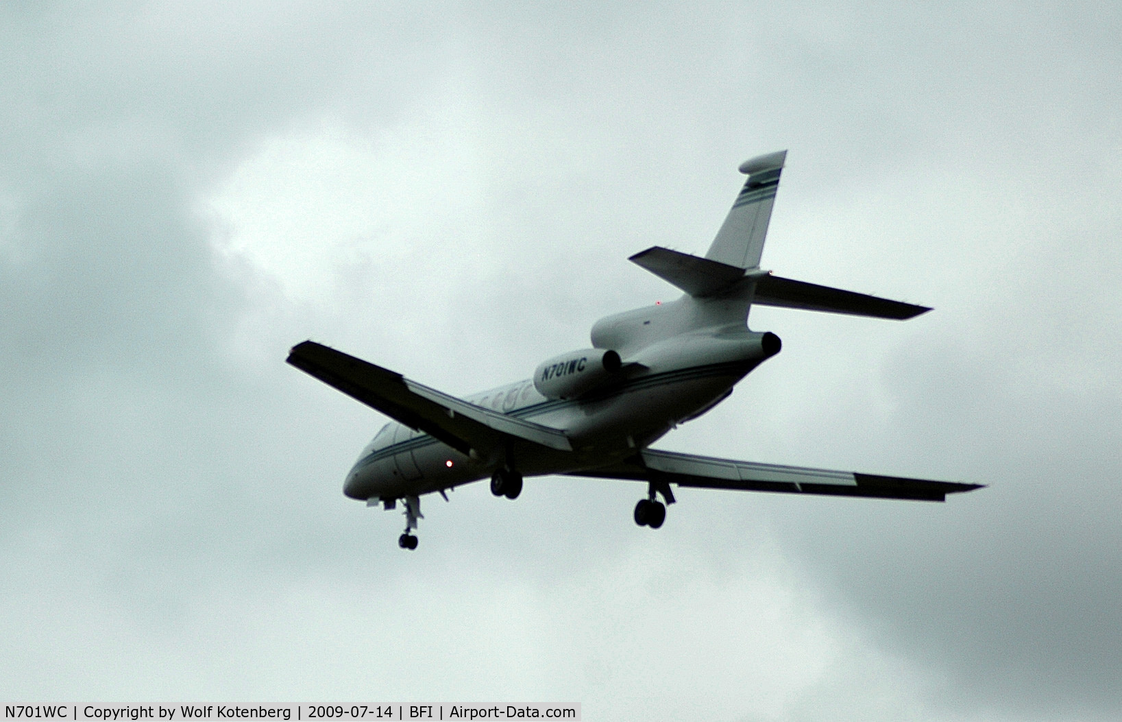N701WC, 2003 Dassault Mystere Falcon 50 C/N 333, in flight, on final