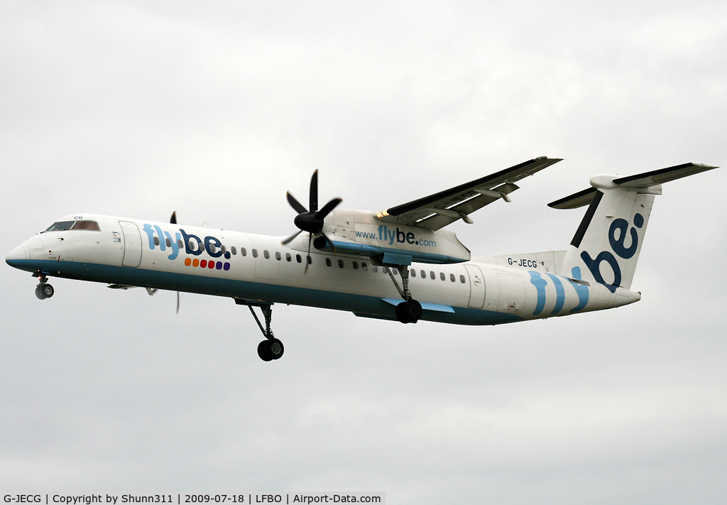 G-JECG, 2004 De Havilland Canada DHC-8-402Q Dash 8 C/N 4098, Landing rwy 32R