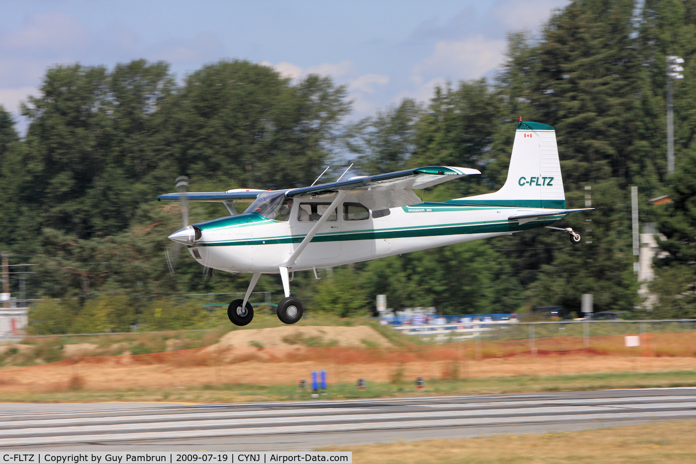 C-FLTZ, 1967 Cessna 180H Skywagon C/N 18051908, On final