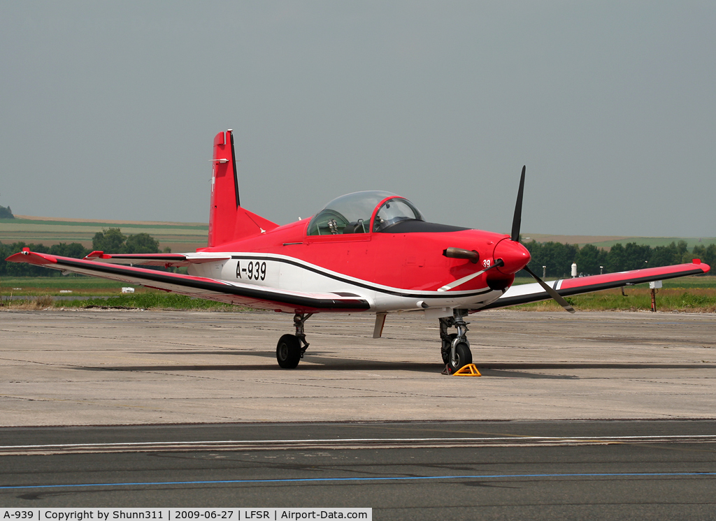 A-939, Pilatus PC-7 Turbo Trainer C/N 347, Used as a demo during lst LFSR Airshow...