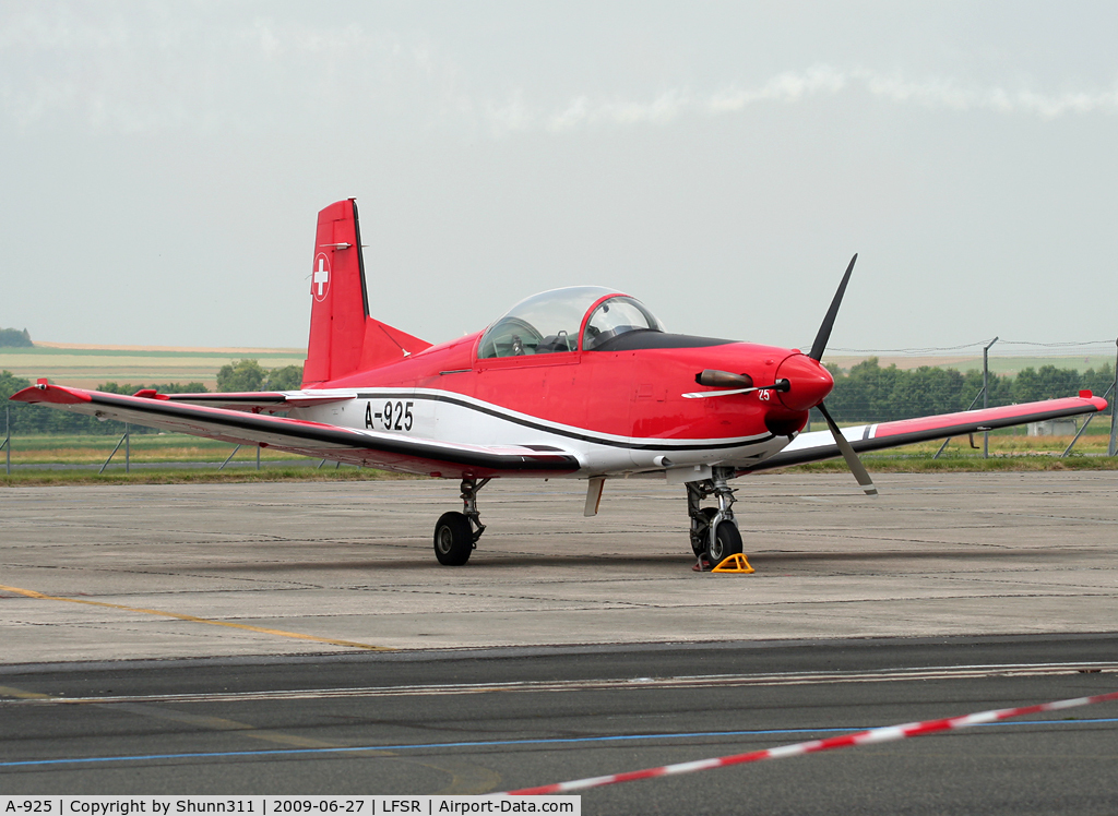 A-925, 1983 Pilatus PC-7 Turbo Trainer C/N 333, Used as a demo during lst LFSR Airshow...
