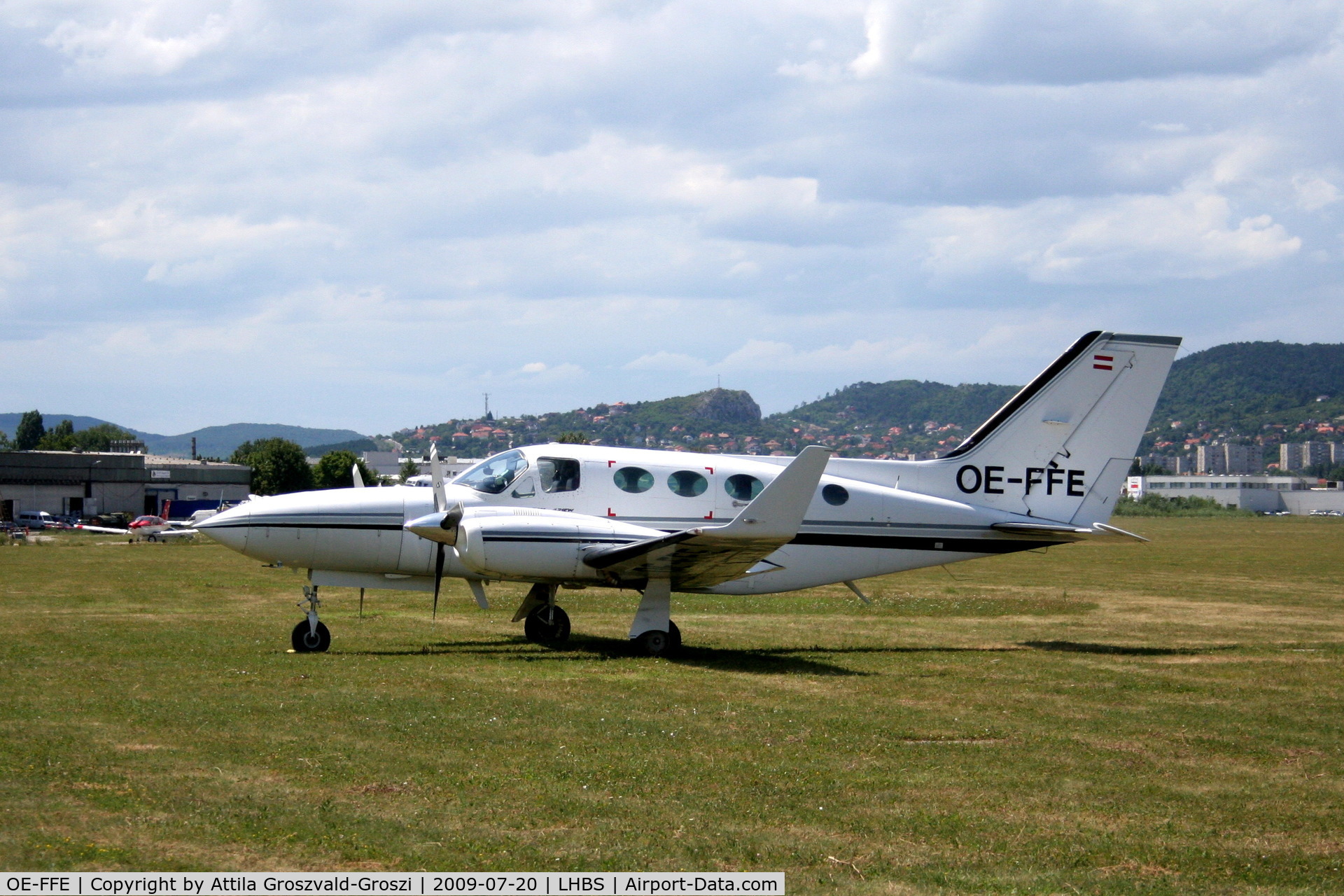 OE-FFE, Cessna 421C Golden Eagle C/N 421C0120, Budaörs-Airport / Hungary - LHBS