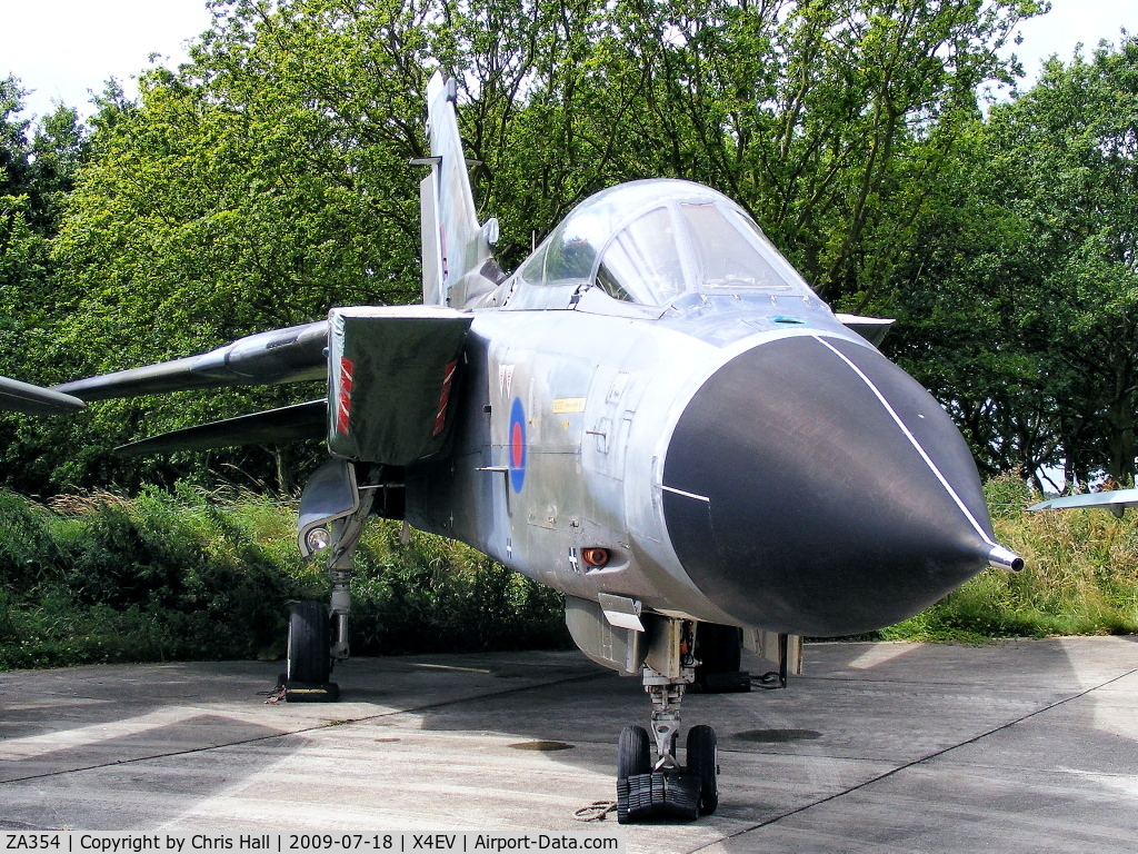 ZA354, 1980 Panavia Tornado GR.1 C/N 030/BS007/3015, Tornado GR.1 ZA354 first flew on 13 January 1982 and was involved in drop tank, armament and fatigue testing trials throughout its life. It last flew on 17 March 2004 and arrived at Elvington from British Aerospace, Warton, Lancashire on 28 April 2005.