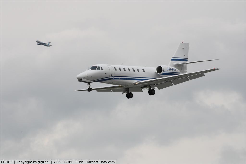 PH-RID, 2008 Cessna 680 Citation Sovereign C/N 680-0212, on transit at Le Bourget