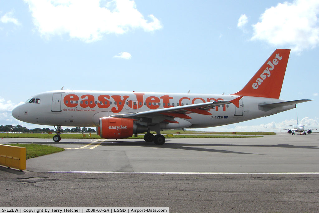 G-EZEW, 2004 Airbus A319-111 C/N 2300, Easyjet A319 taxying out at Bristol