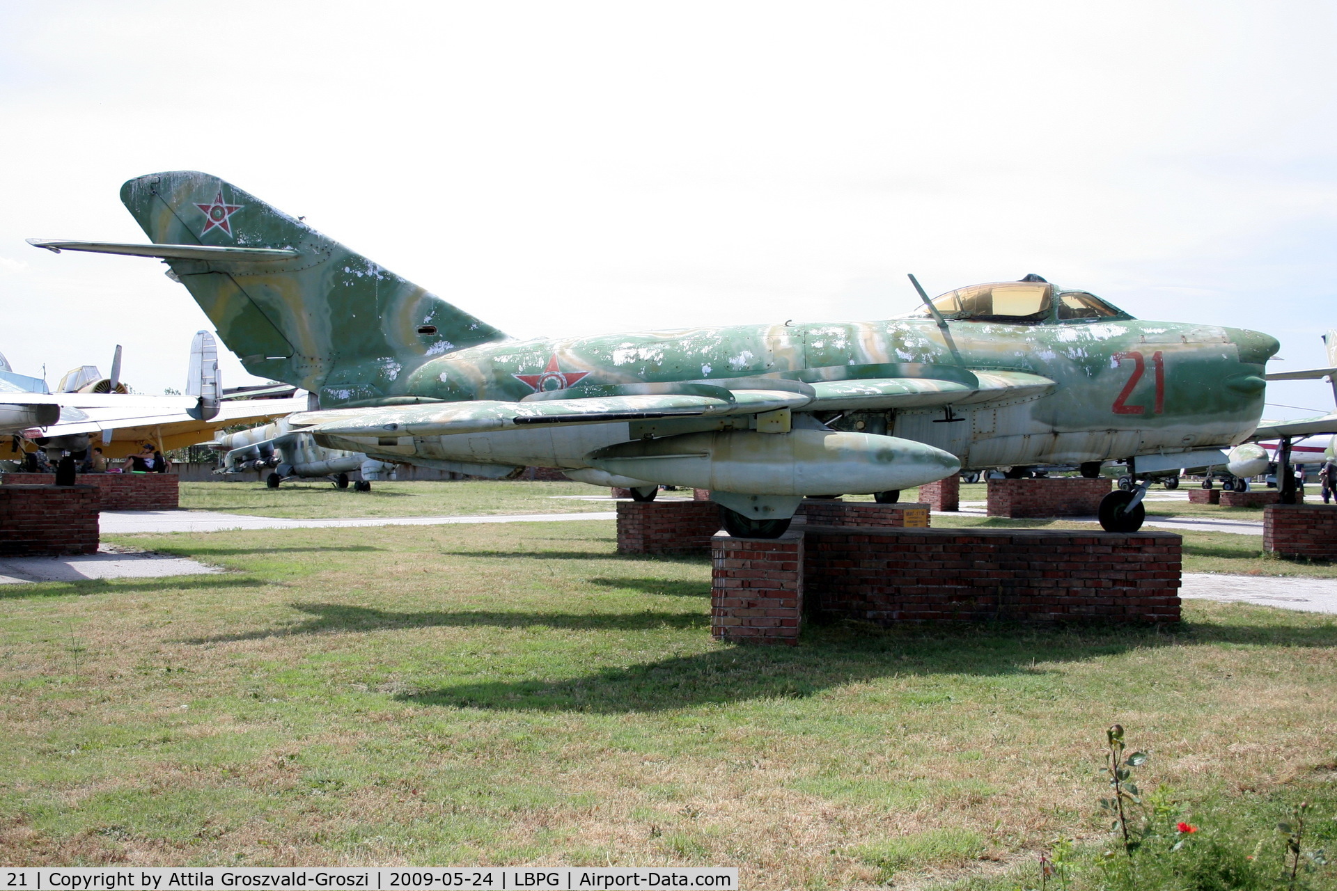 21, Mikoyan-Gurevich MiG-17PF C/N 7137, Bulgarian Museum of Aviation, Plovdiv-Krumovo (LBPG).