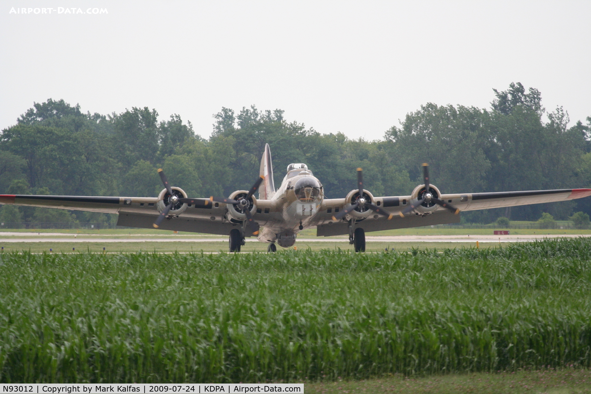 N93012, 1944 Boeing B-17G-30-BO Flying Fortress C/N 32264, Boeing B-17G, NL93012, turning off of RWY 20R KDPA.
