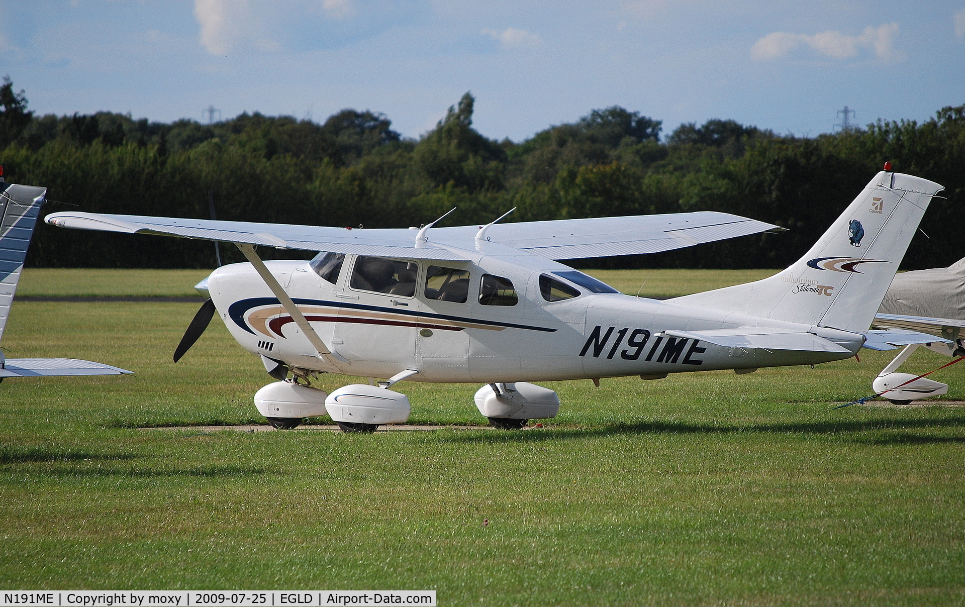 N191ME, 2000 Cessna T206H Turbo Stationair C/N T20608188, Cessna T206H at Denham