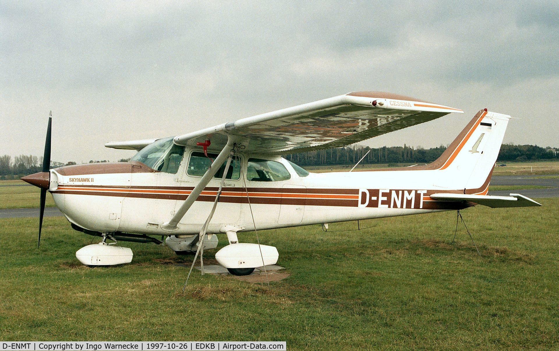 D-ENMT, Cessna 172P C/N 17275060, Cessna 172P Skyhawk II at Bonn-Hangelar airfield