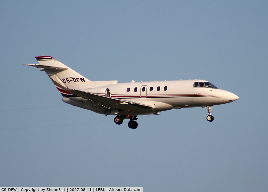 CS-DFW, 2004 Raytheon Hawker 800XP C/N 258664, Landing rwy 25R