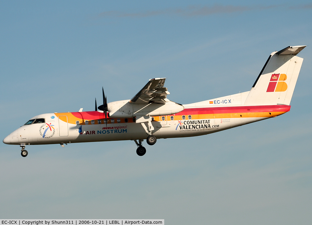 EC-ICX, 2000 De Havilland Canada DHC-8-315Q Dash 8 C/N 563, Landing rwy 25L