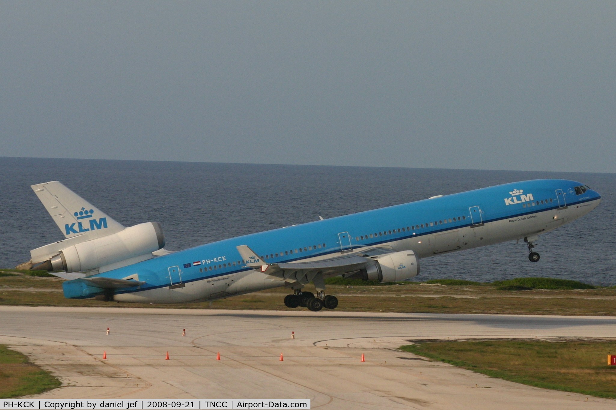 PH-KCK, 1997 McDonnell Douglas MD-11 C/N 48564, departing Curacao for europa