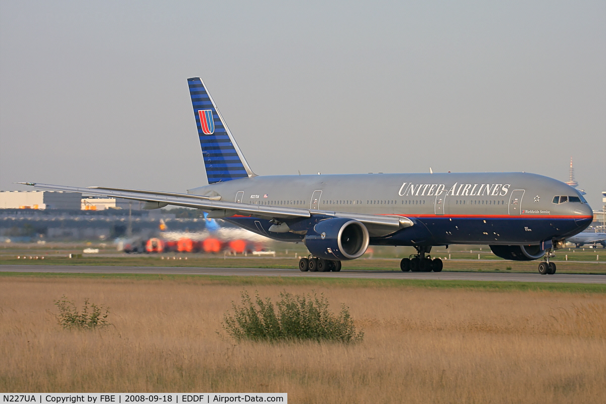 N227UA, 2002 Boeing 777-222 C/N 30555, United Airlines Triple Seven departing EDDF