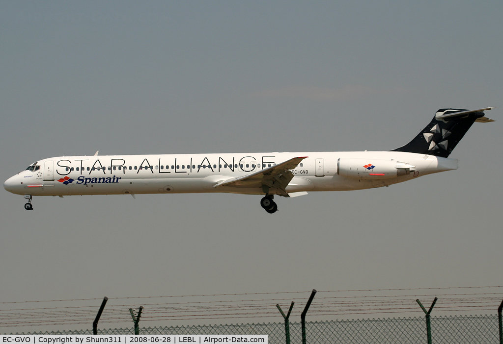 EC-GVO, 1988 McDonnell Douglas MD-83 (DC-9-83) C/N 49642, Landing rwy 25R in new Star Alliance c/s...