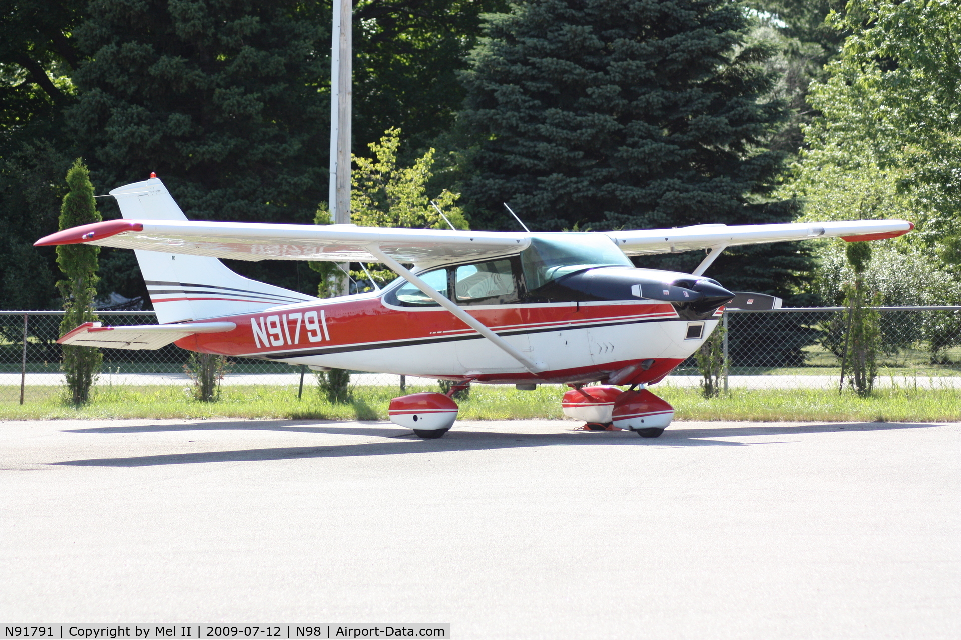 N91791, 1969 Cessna 182M Skylane C/N 18259909, Parked