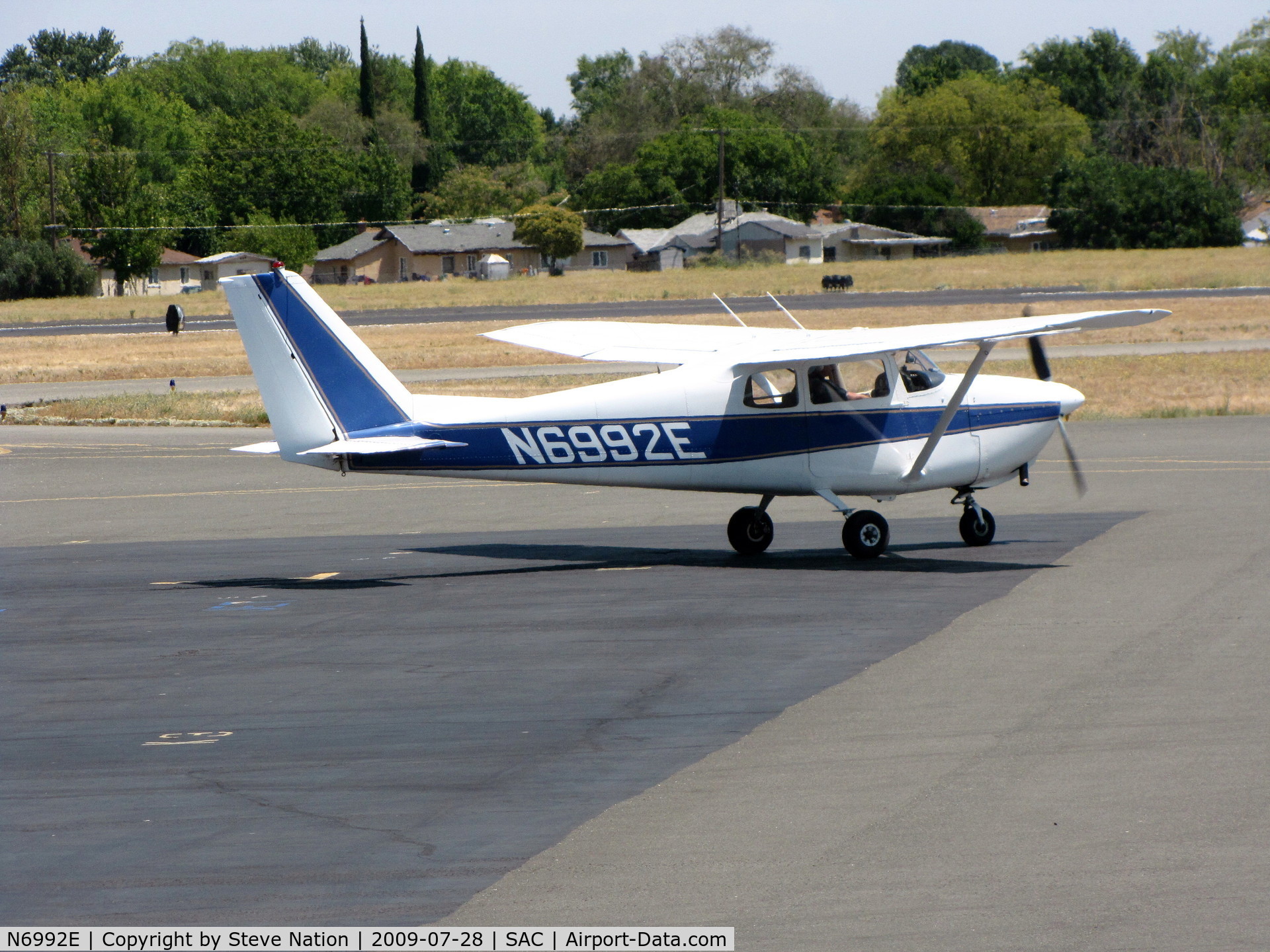 N6992E, 1960 Cessna 175A Skylark C/N 56492, 1960 Cessna 175A taxiing out in 100 degree heat
