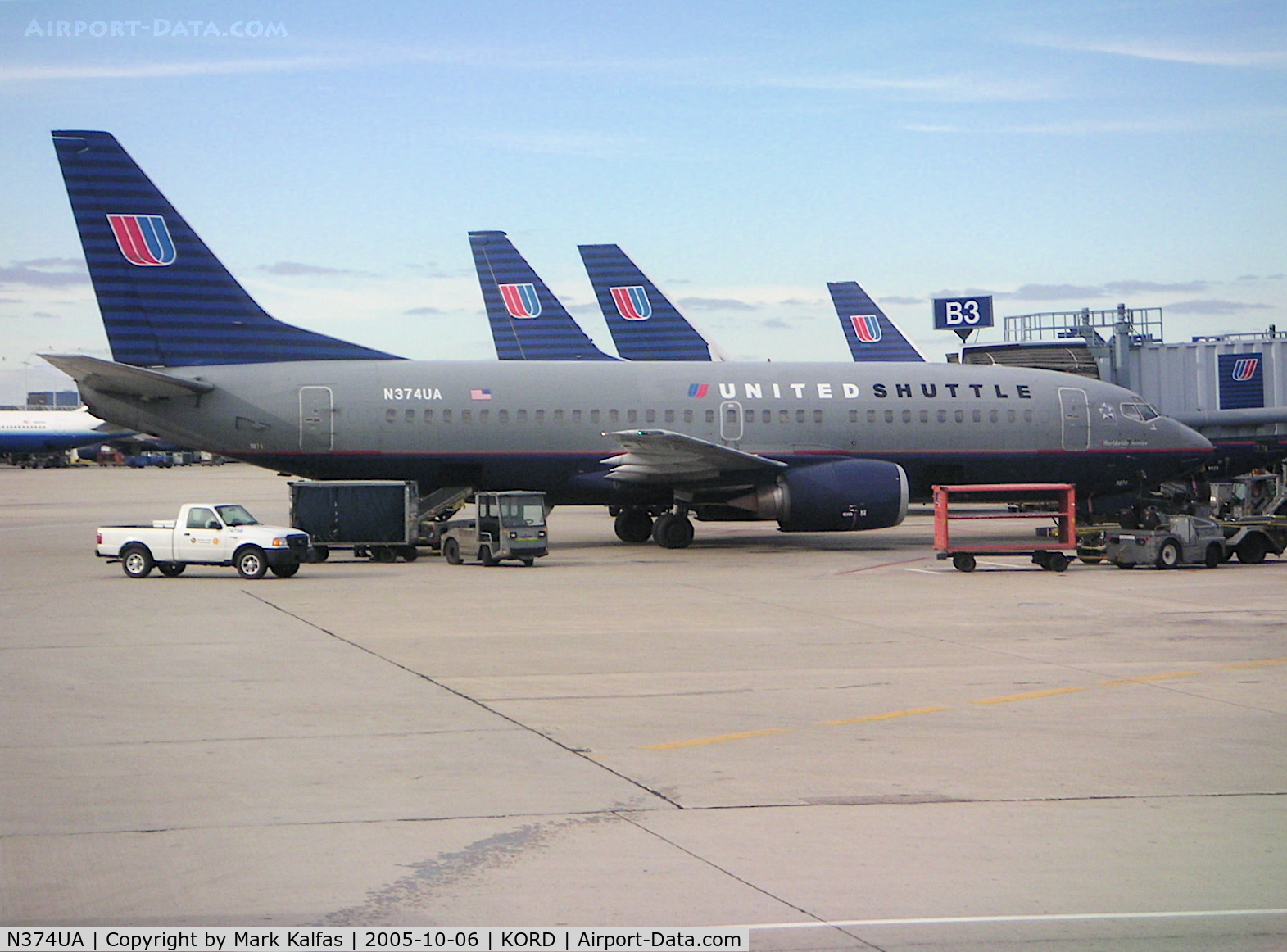 N374UA, 1989 Boeing 737-322 C/N 24639, United Airlines/United Shuttle Boeing 737-322, N374UA parked at gate B3.