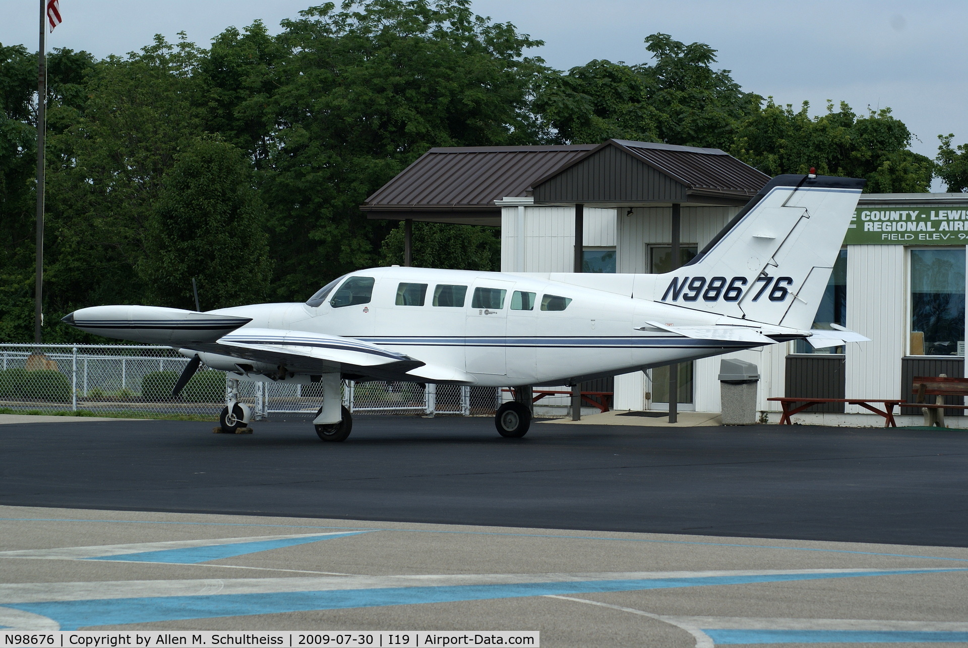 N98676, 1976 Cessna 402B Businessliner C/N 402B1042, 1976 Cessna 402B