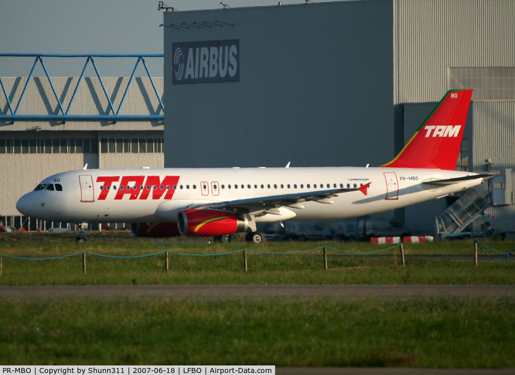 PR-MBO, 2007 Airbus A320-232 C/N 3156, Delivery day...