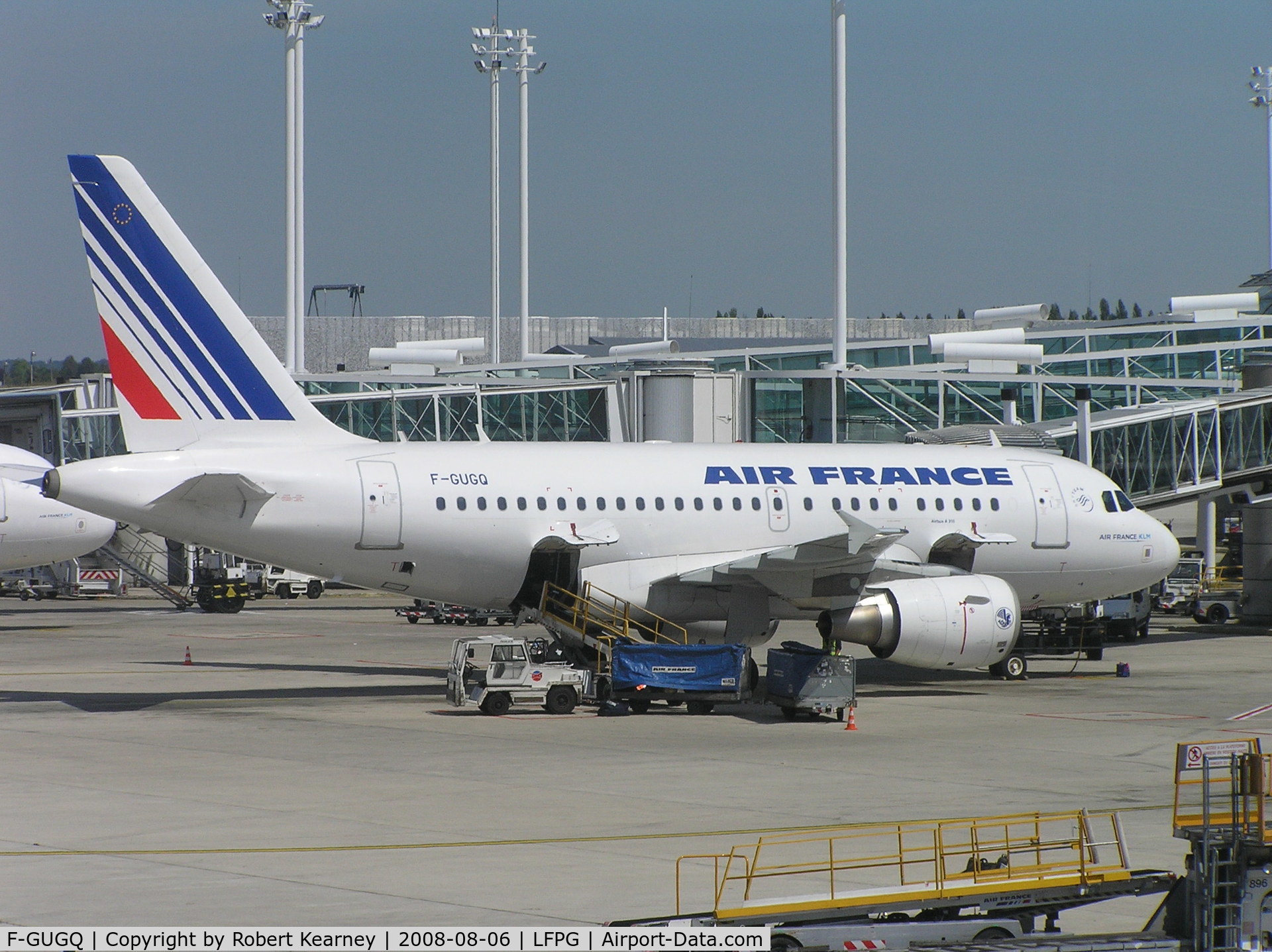 F-GUGQ, 2006 Airbus A318-111 C/N 2972, Air France on stand