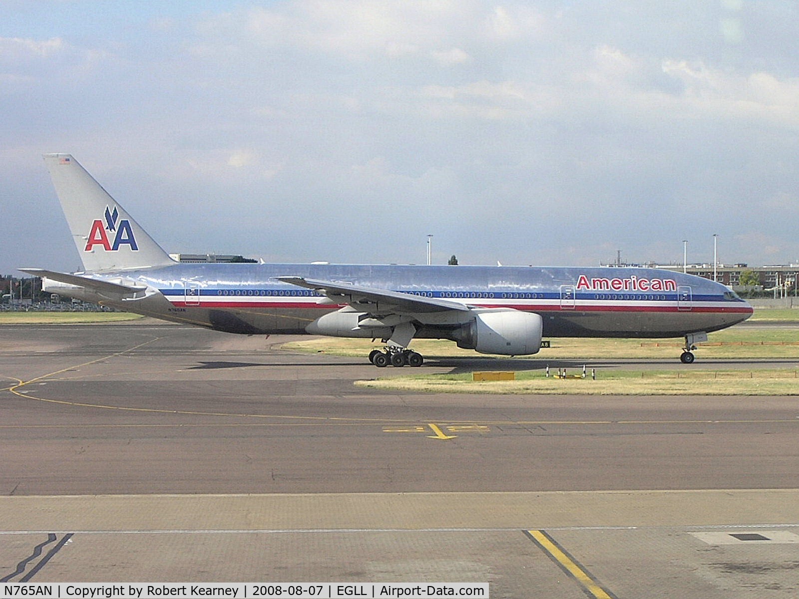 N765AN, 2003 Boeing 777-223 C/N 32879, American going for take-off