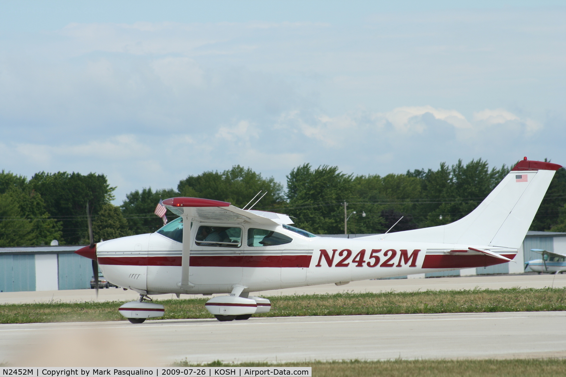 N2452M, 1983 Cessna 182Q Skylane C/N 18267014, Cessna 182