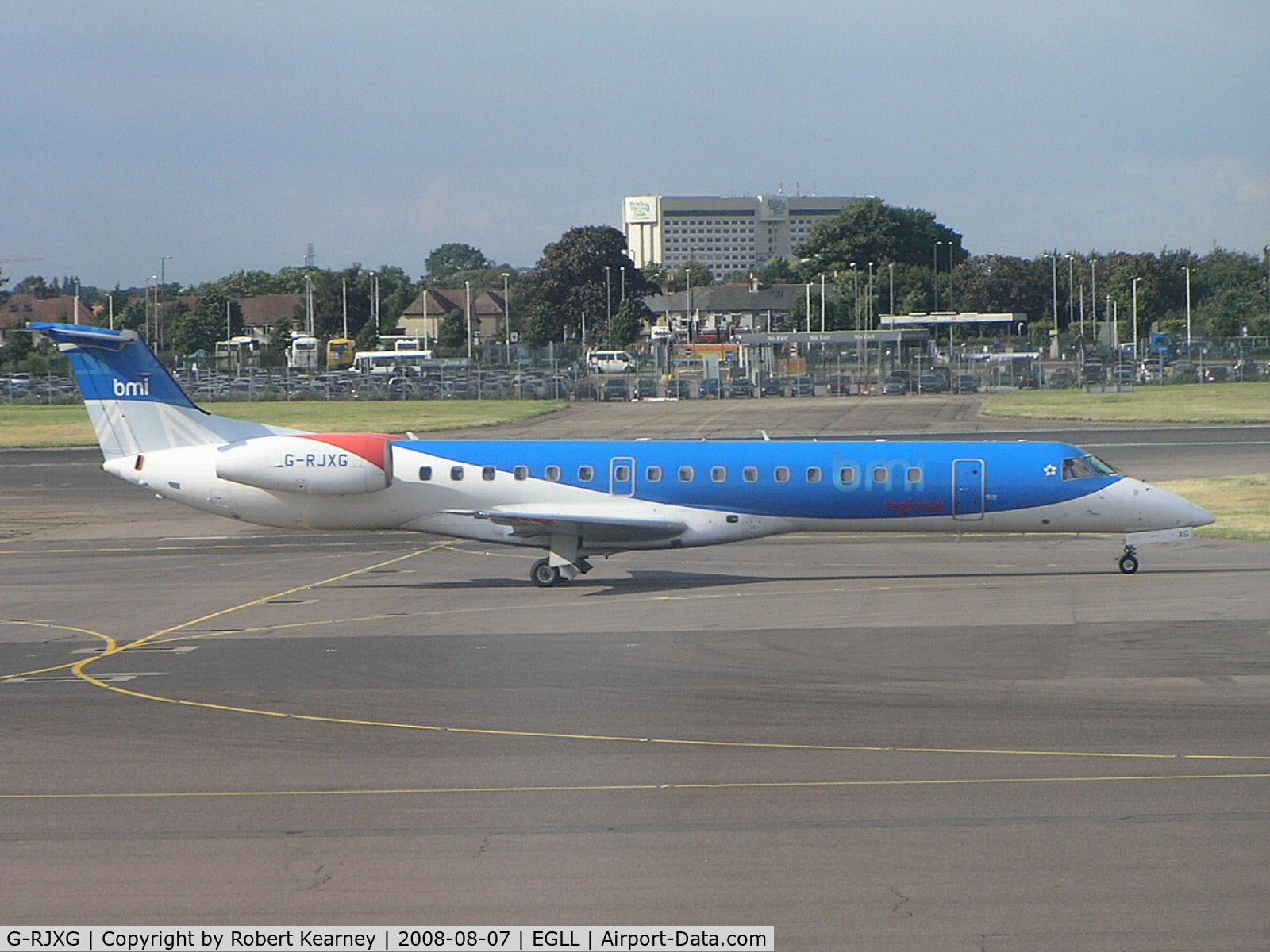 G-RJXG, 2001 Embraer EMB-145EP (ERJ-145EP) C/N 145390, BMI going to stand