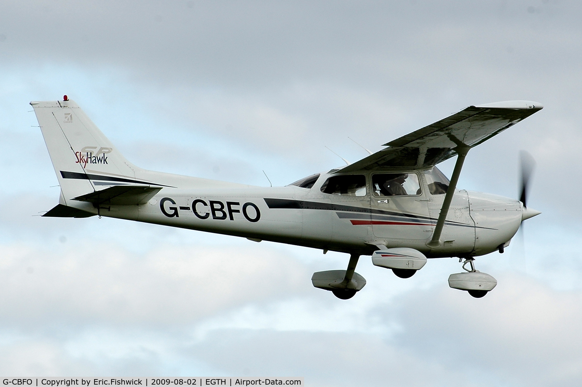 G-CBFO, 2001 Cessna 172S Skyhawk SP C/N 172S8929, G-BCFO departing Shuttleworth Military Pagent Air Display Aug 09