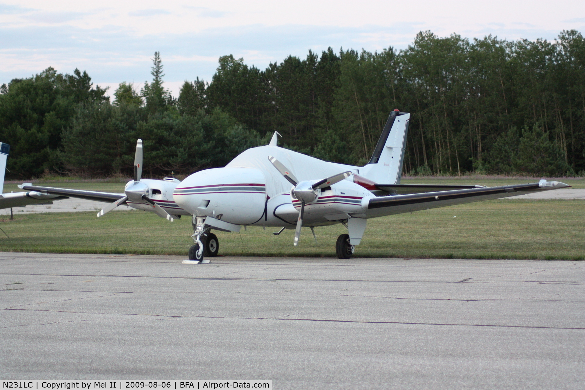 N231LC, 1975 Beech 58 Baron C/N TH-696, Parked