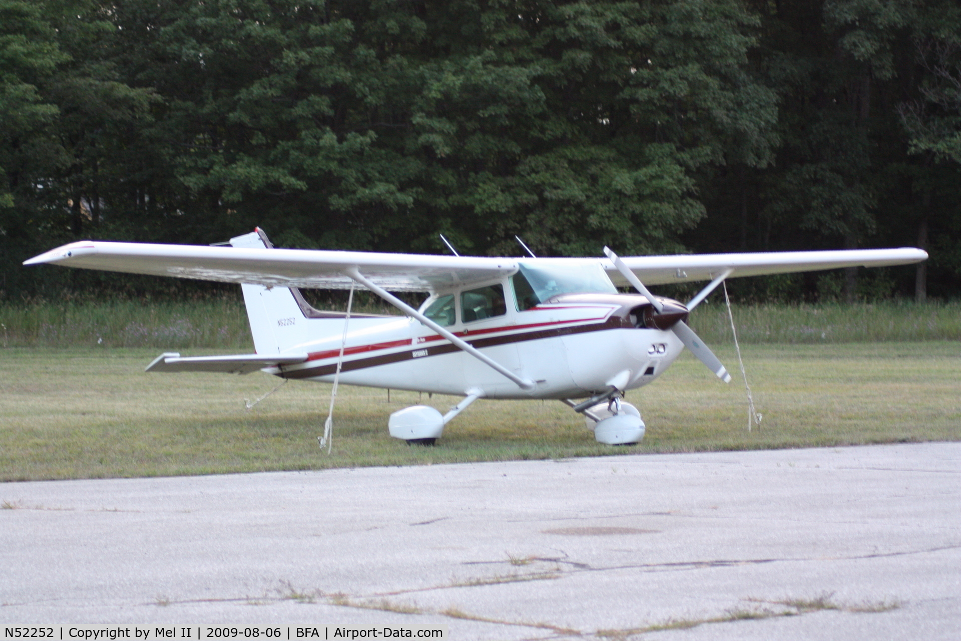 N52252, 1980 Cessna 172P C/N 17274461, Parked
