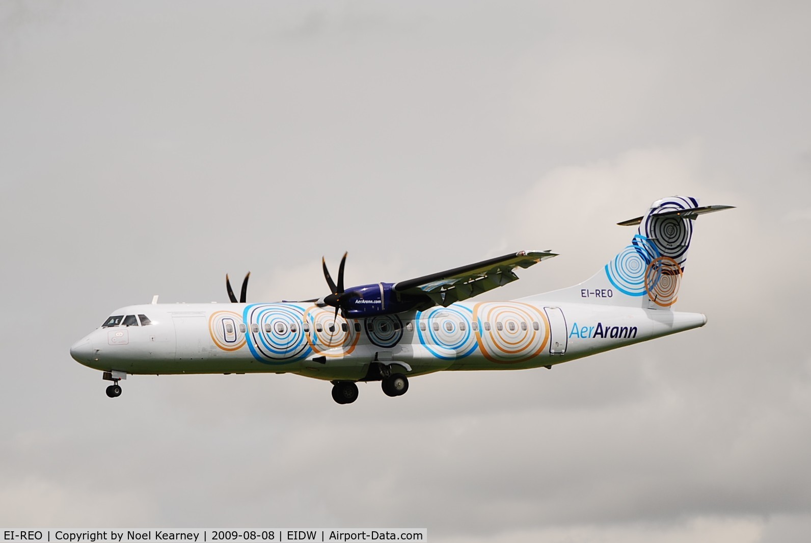 EI-REO, 2008 ATR 72-212A C/N 787, Landing Rwy 28