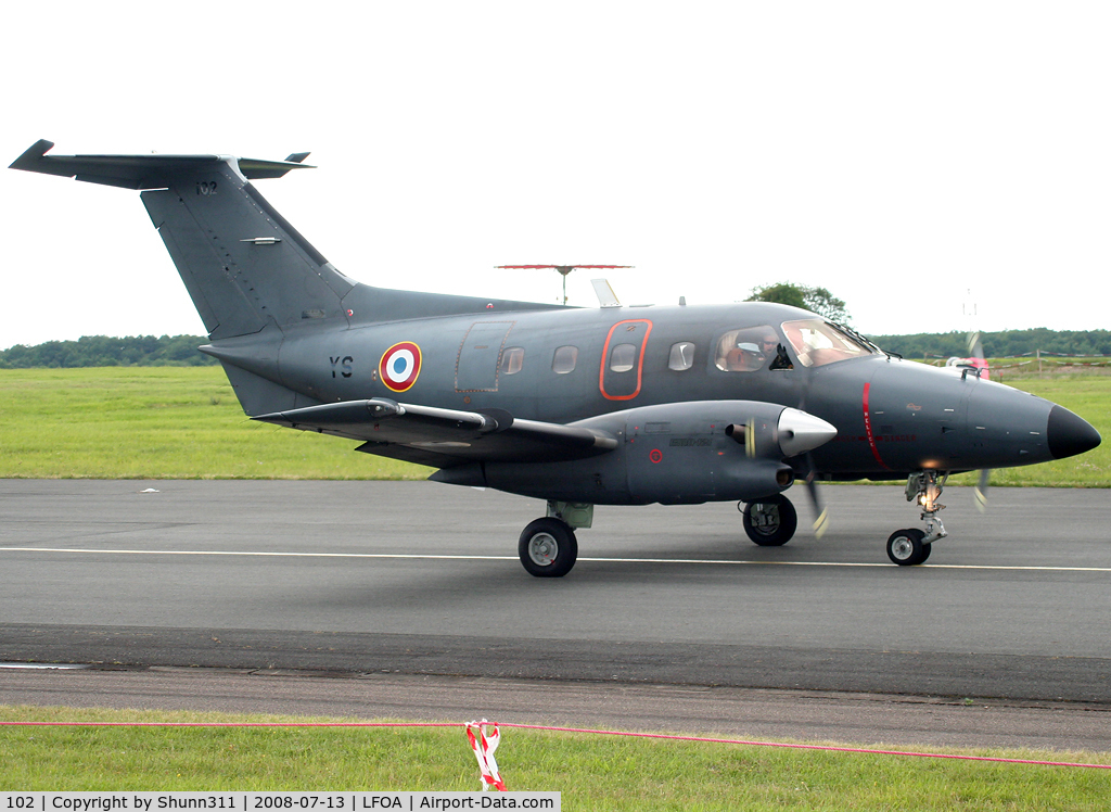 102, Embraer EMB-121AA Xingu C/N 121102, Used as a demo for 'Kamomille' Patrol during LFOA Airshow 2008